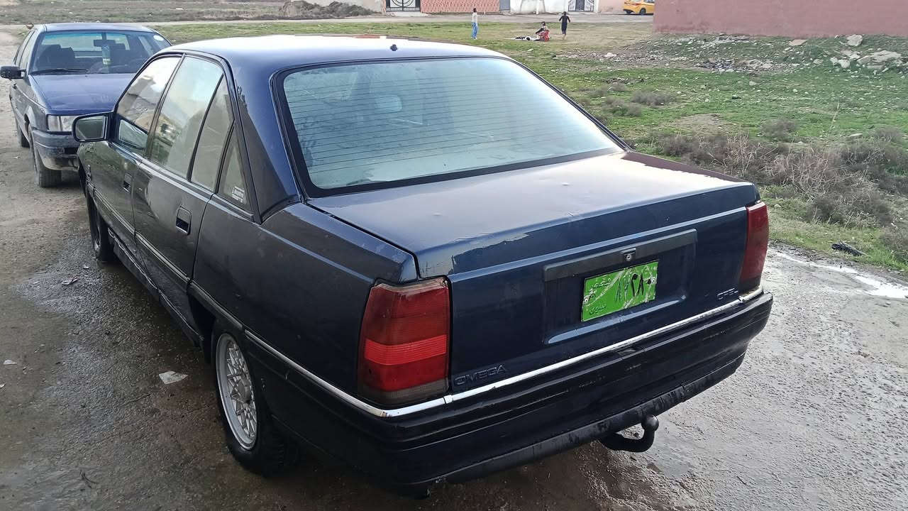 سلام عليكم اوميكا حجم 20كير اوتو
كانت حجم 26 السيارة تخم امامي جديد حديد ببيها مكانات صبغ حالين ماتشتغل بيها نوقص بسيطه السعر 15قفل 
***********/***********
