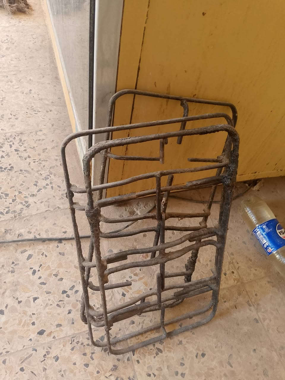 سلام عليكم
طباخ كريازي باب اول 
الطباخ متروك من ثلاث اشهر 
السعر 150
الرقم ***********
