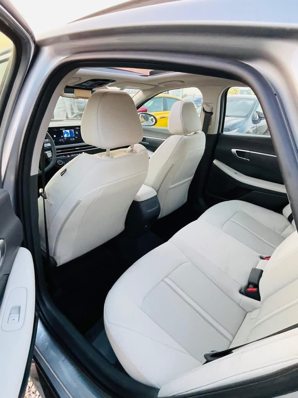 السلام عليكم
سوناته موديل ٢٠٢٤ 

سياره فول  

رقم مثني شهداء 

حادث حافه البنيد بس 

وحافه الجاملغ بس 

بدون عابر بدون دواخل 

الباقي كفاله مكاني ديوانيه 

السعر ٢١٠ بيه مجال 

***********
