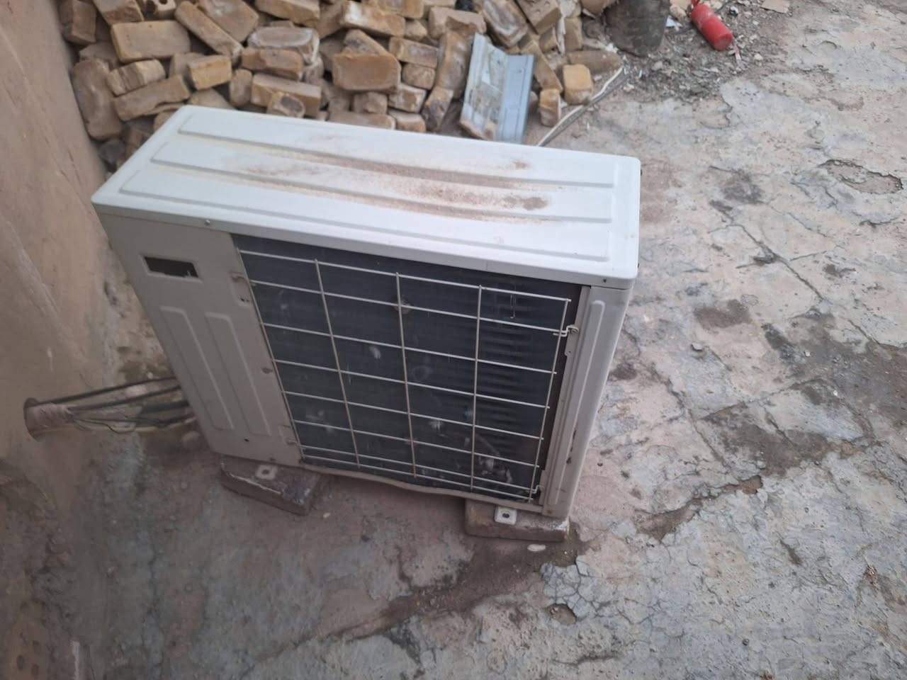 سبلت طنين ونص  نظيف شغال للبيع *********** سعر 750
