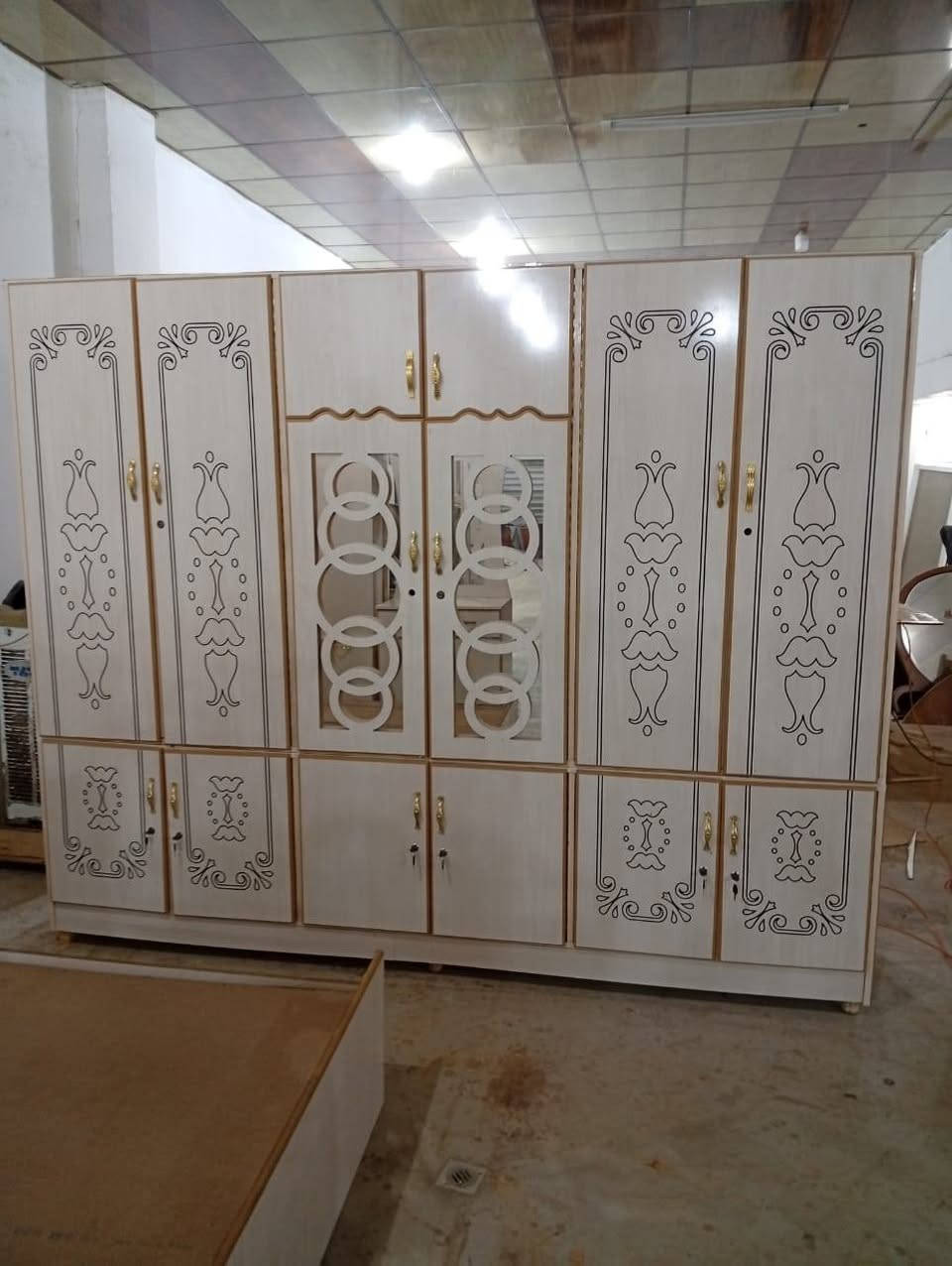 غرفة نوم فول نضافة ٣٩٠. الف شراي اتصل مكان كركوك شعدكم غراض اشتري ***********
***********
