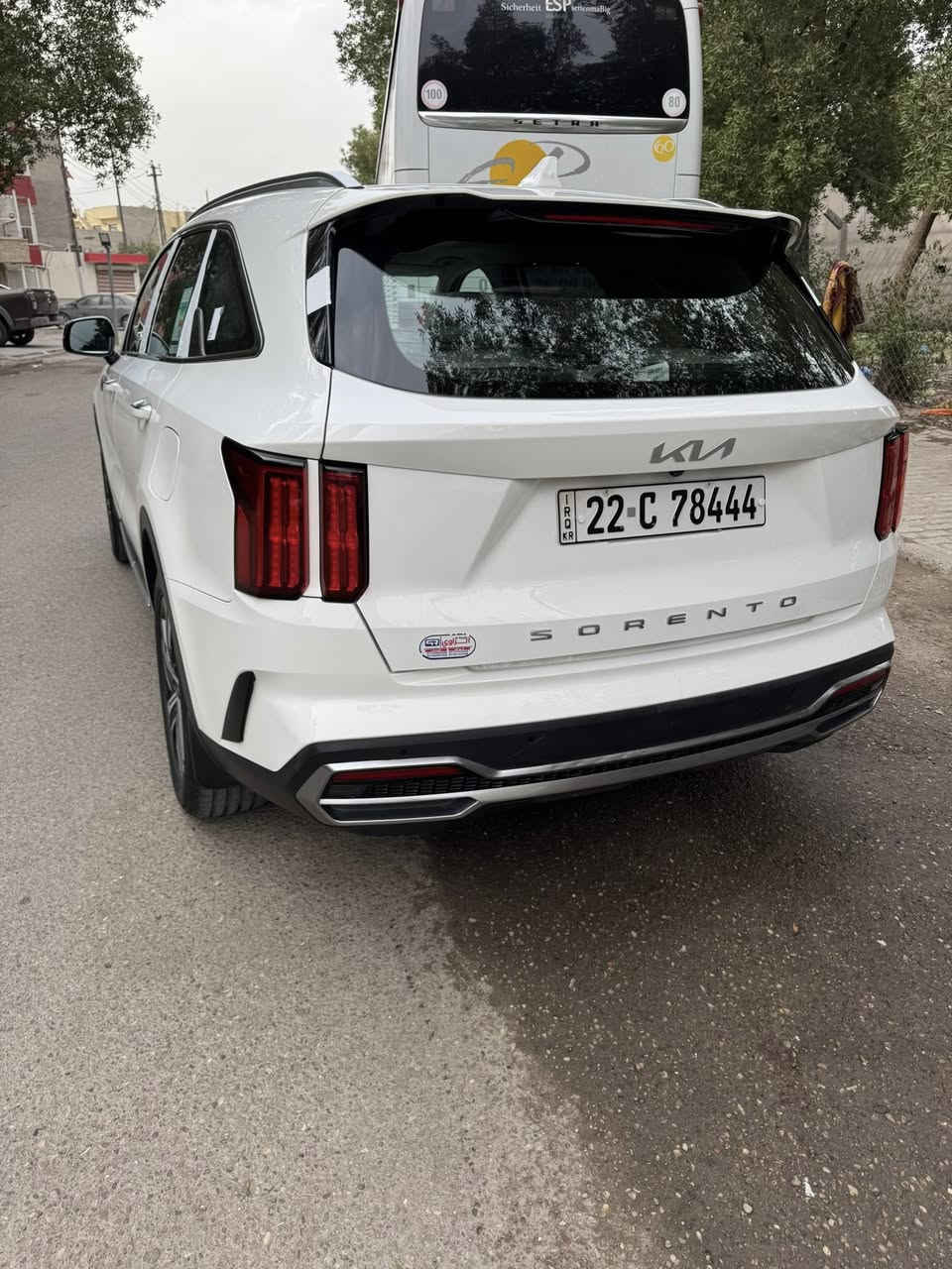 السلام عليكم
كيا سورنتو 2022 خليجي 
ماشيه50 الاف عل شرط بعدهه بنايلون الشركه وبفايلون الشركه زيرو المواصفات فول بنرامه ( السياره عل شرط مكفوله
داخل كريمي 
دبل كشن كهرباء 
كير ماوس 
سايد بريك بصمه 
فول تحكم استيرن 
شاحن واير ليس 
شفتات كير بل استيرن 
لايت عدسات 
بكلايت لد 
دواخل نشره 
ويل 19 
محرك 6 سلندر 
7 راكب 
3 قطع تبريد 
بصمه تشغيل 
تشغيل عن بعد 
حساس امامي خلفي 
شاشه اصليه
جي بي اس بلادي 
السعر280
مكان السياره بغداد زيونة
رقمي***********
