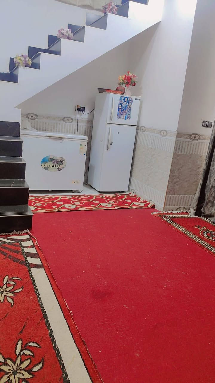 السلام عليكم بيت للبيع طابو زراعي سند 25 مرقم من البلديه مساحته 100 متر مربع ركن قريب عل شارع العام
العنوان التقيه الرابعة خلف حسينيه باب الحوائج للاستفسار الاتصال ***********
