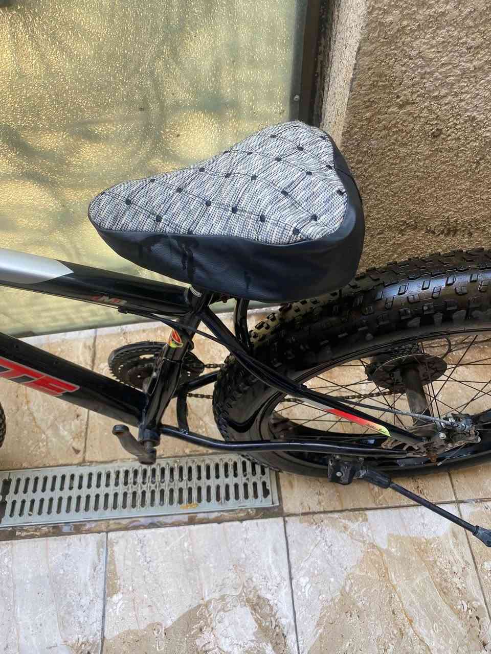 السلام عليكم باسكل دباب للبيع نضيف جدا مستعمل فقط شهرين الله شاهد كلش نضيف حجم 26 يستحمل أوزان جدا ثقيله العنوان بغداد الدوره السعر 160 وبي مجال للطيبين الرقم بي واتساب *********** جدا مستعجل البيعه لان عندي ظرف طارئ الله يشهد
