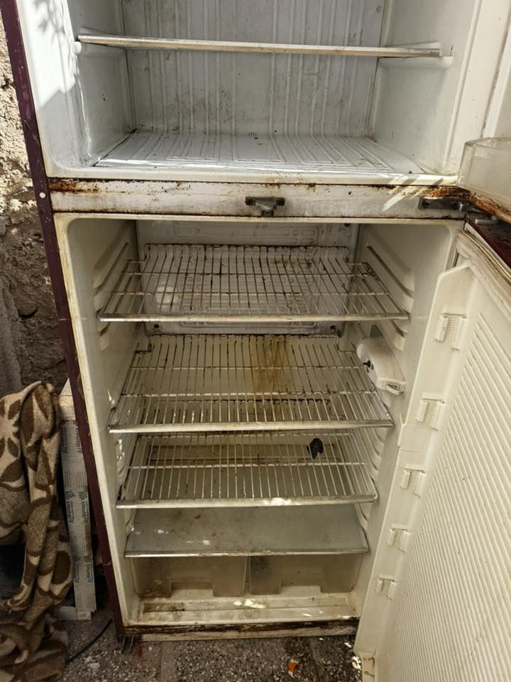 ثلاجه فوك شغال فقط لجوه مادري شبي  غسالها مابيها شي ثنيهم ب120 مكاني كوفه ***********
