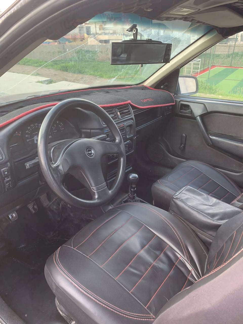 أوبل فكتره للبيع
موديل :92 محدث 93
رقم الماني 
حجم : 16
محرك كير شرط 
سعر: 40 
رقم السياره بسمي 
رقم الهاتف :***********
