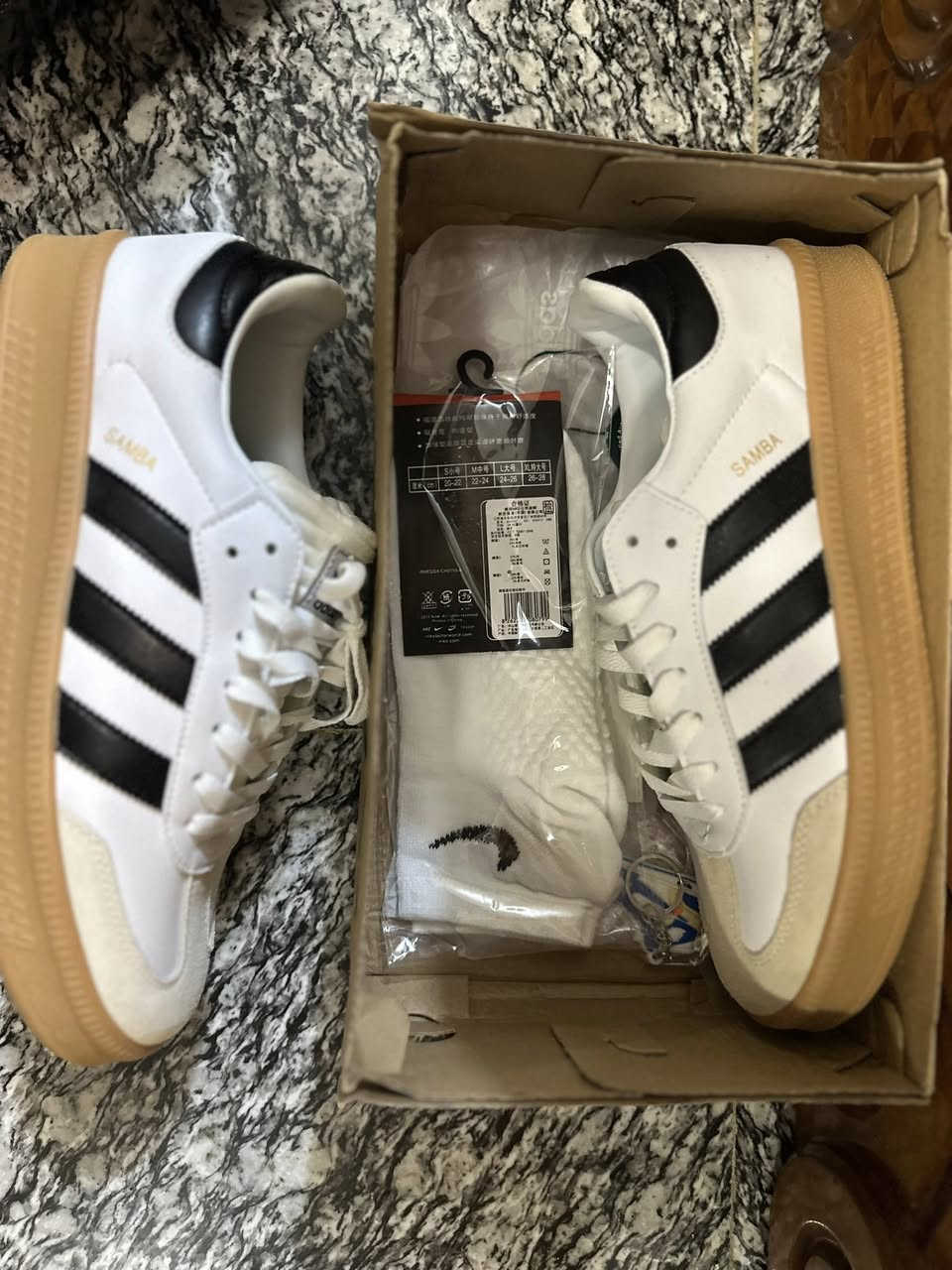 السلام عليكم
احذية اصلية جديدة القطعة على 25 الف
القياسات 45,44 قياسات اوربية
للحجز ***********
