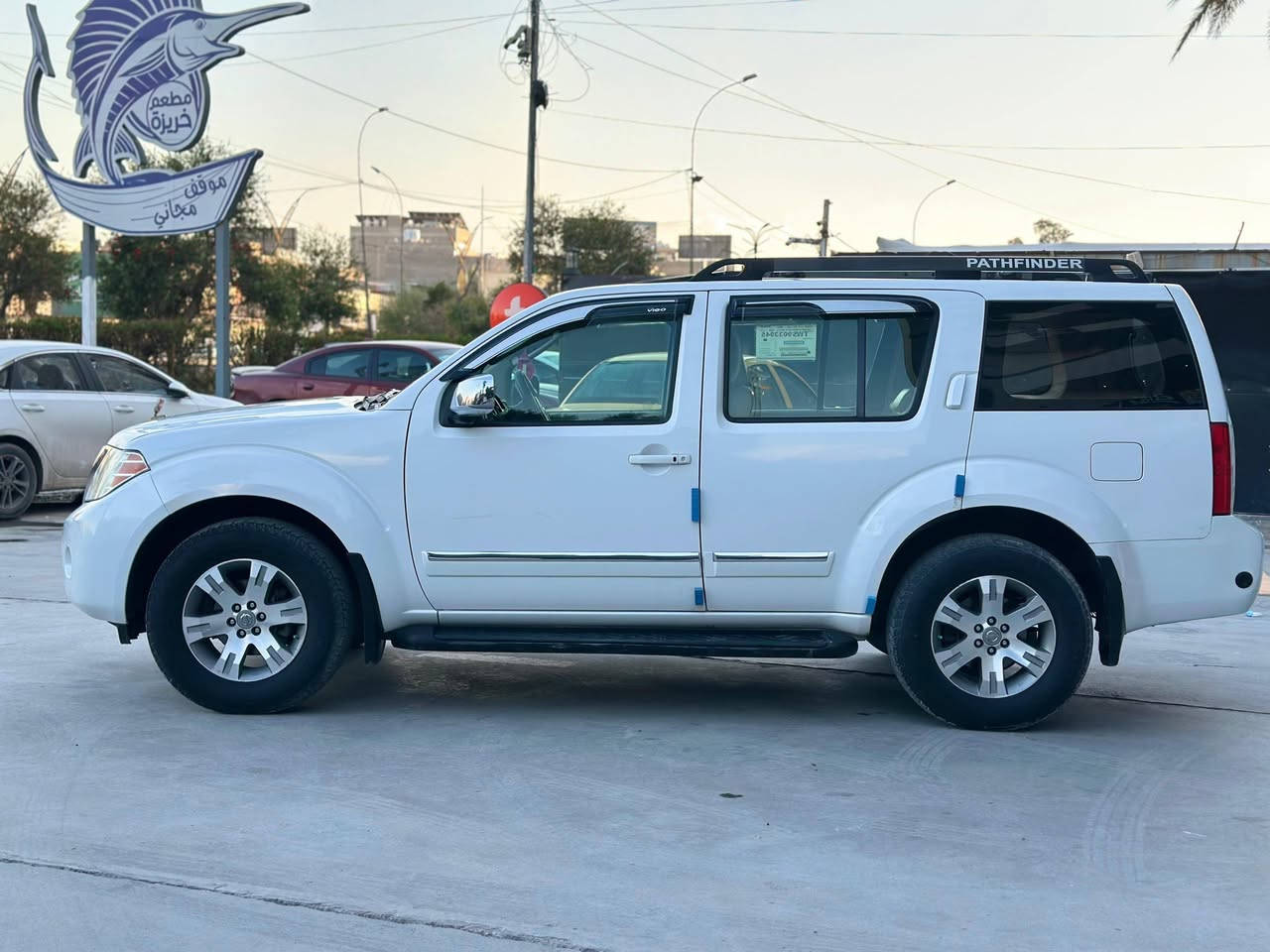 السلام عليكم 
نيسان باثفندر ٢٠٠٩ خليجي لون ابيض للبيع فقط ١٢٠ $ 
- محرك ٦ - ٤٠٠٠  خير من الله 
- منظومة غاز مكان الاسبير انسى الصرف 
- تبريد ثلج قطعتين 
- كشنات تدفئة او تحكم كهرباء 
- شاشة تحكم دشبول او كامرا خلفية بلادي 
- شاشة وسطية بالقمارة عرض cd 
- مري جانبية قلاب عندة الرجوع إلى الخلف 
- سلايد مع دمام صوت السماعات بلادي 
- بصمة أبواب وبصمة تشغيل بلادي 
_ رقم بغداد انكليزي سنوية مجددة ل ٢٠٣٠ باسمي تحويل مباشر 
- بدون صبغ فقط الدعاميات مصبوغة للجمالية 
- مكان السيارة بغداد / بغداد الجديدة  
اتصال او واتساب على رقم الهاتف ***********
