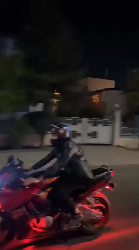 هوندا اف 3 مكينة كبس 600 موديل 2000 دراجة نقص مبيها سعر 19 وبيه مجال رقم ***********
