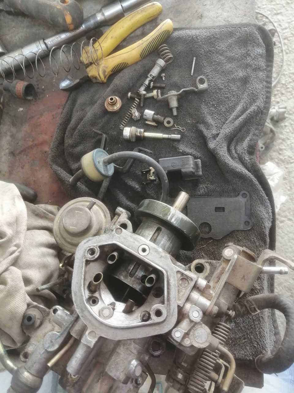 من اعمالنا اليوميه
بروتون ويرا 
مديل  2004
سحب مابيها +دخان اسود
صرف بانزين
الحمدلله تم ادامه السياره بالكامل
نار+وبانزين+ صوندات الهواء
وتقسيم الديلكو
وتبديل فلترالبانزين
تبديل فلترالشوته

 ***********

# توب كار لفحص وصيانه  السيارات 
 حله شارع 80جهه كربلاء_ _بعد الاستداره الاولى مقابيل اسواق سهرايه
***********
