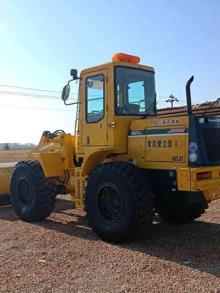 كاوسكي حجم 60ZAمكينه ازوزه،مديل 203,قماره دور،بريك خارجي ،مطبات هوايه ،6كير,سرعه 70 كير ميكانيكي تبريد بلادي عددالعمل 3600ساعه،المكان النجف لاتصال***********
