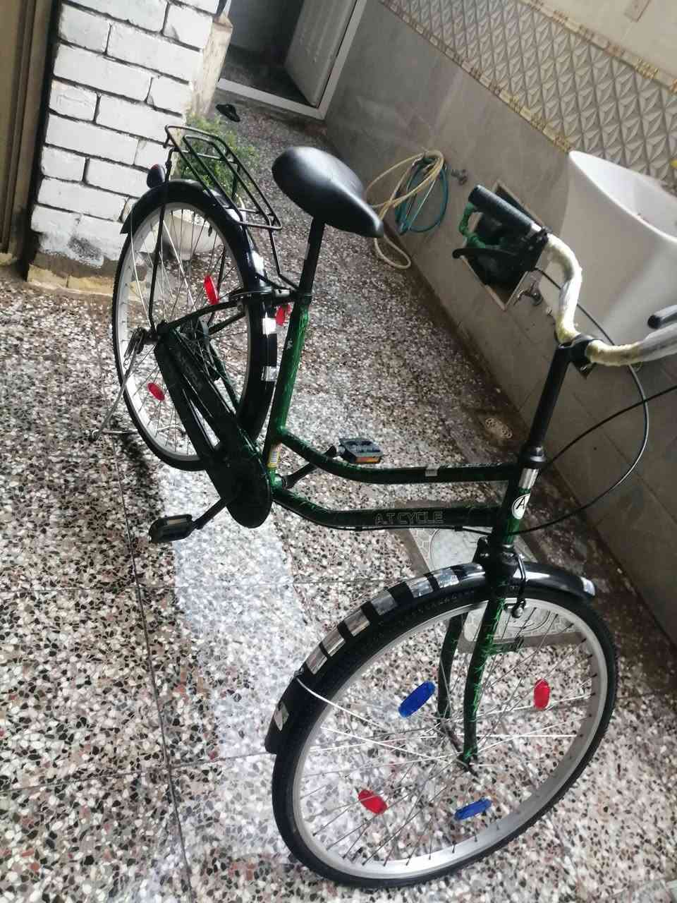 بايسكل للبيع بناتي الاستفسار  الاتصال على هذا الرقم*********** السعر 85 وبمجال
