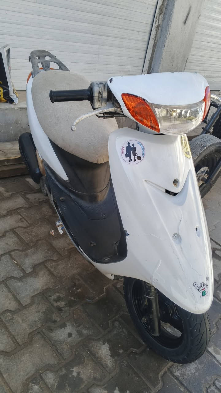 سلام عليكم دراجه عصفوري للبيع دراجه جاهزه ماناقصه شي كهربايات سلف هندر بك لايت العينيه هورن كلها شغاله ناقصها بس الكفر من هاي الصفحه بس هاي ناقصها  الضفيره و الكابريته لبلاد دراجه مفتوحه مره وحده سعر 225 بيها مجال قليل مكان مدينه سوك ***********
