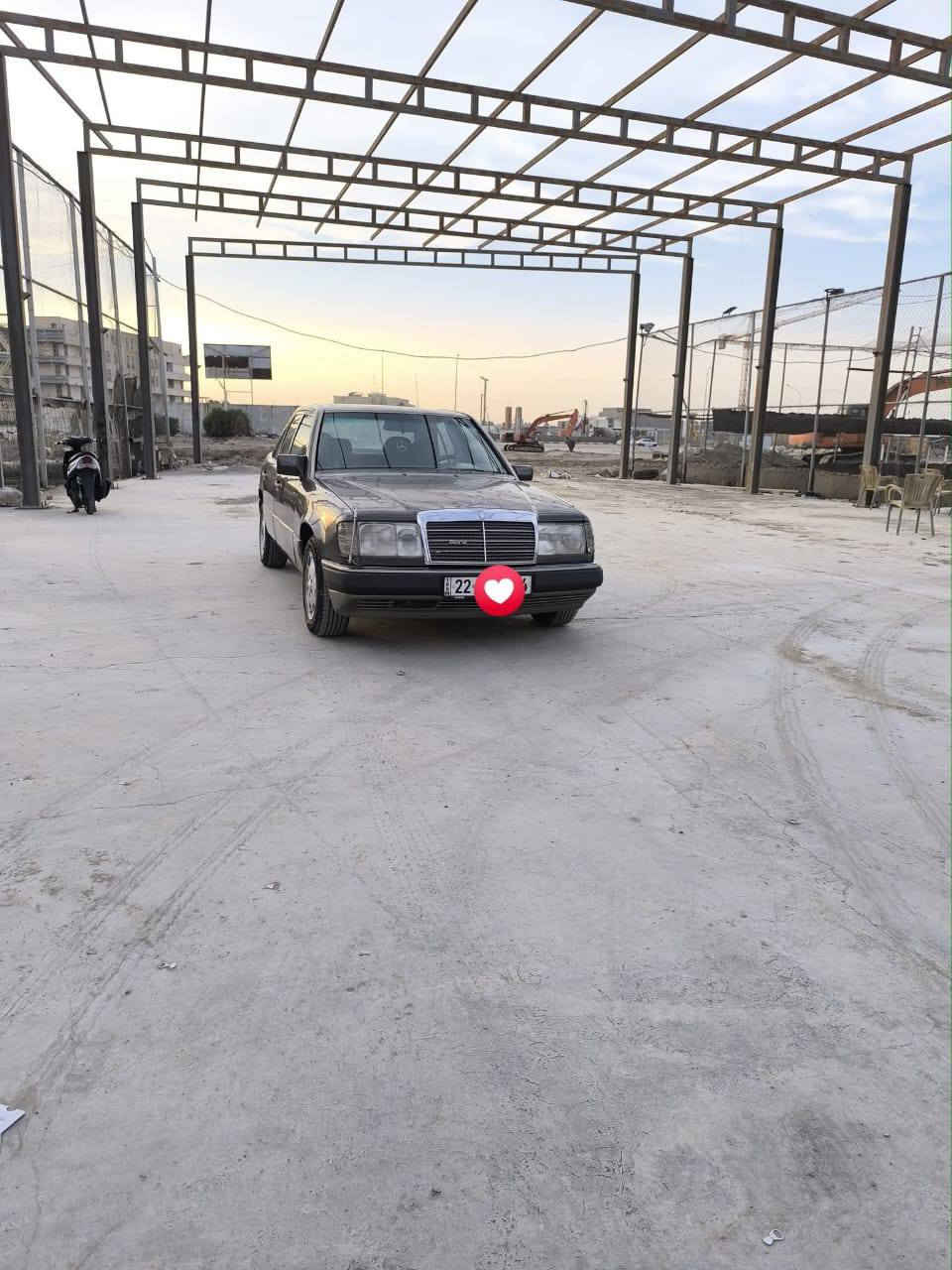 السلام عليكم
مارسدس موديل 87 محدث 91 مكينه 2 ونص VVTI 

لا تنقيص ولا تبخير سيارة جاهزه قواعد دبل بلاد تبريد شغال تخم تاير وباتري جديد سياره مشدود عليها منضومة غاز  60 لتر

سياره جاهزه بدون نواقص فقط فتحه السقف ماتشتغل

رقم اربيل الدولي وكاله او مداور

سعر 55 وبيه مجال قليل
مكاني الديوانيه
***********
