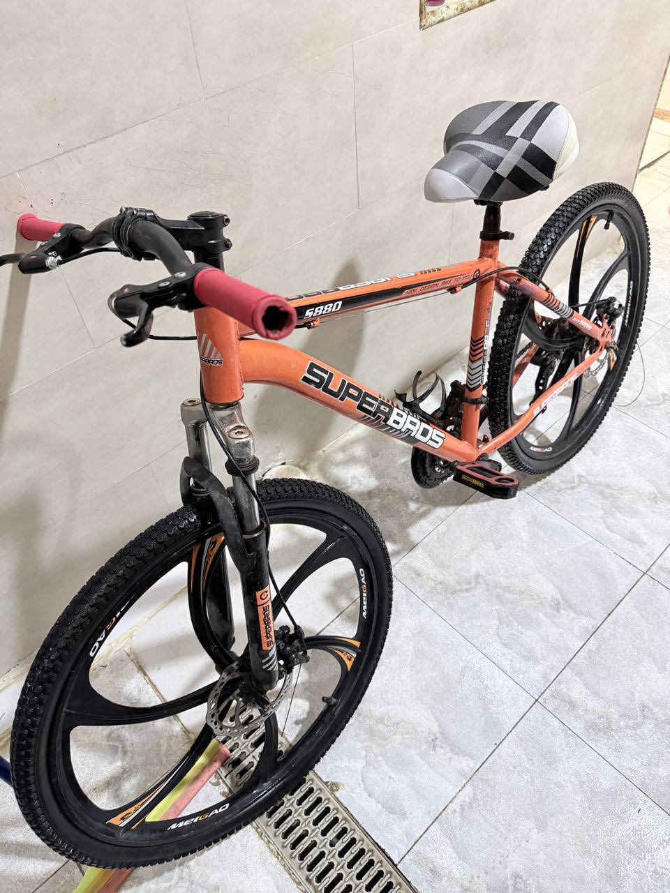 سلام عليكم بايسكل جبلي نظيف سعره 125 و اكو مجال الشراي  فقط و المكان البصره الصالحيه و هذا اليوزر التلي_ 
mah_D9_911


**إذا كنت صاحب هذا الإعلان وتريد حذفه لأي سبب، رجاءا أرسل رسالة إلى الدعم الفني**