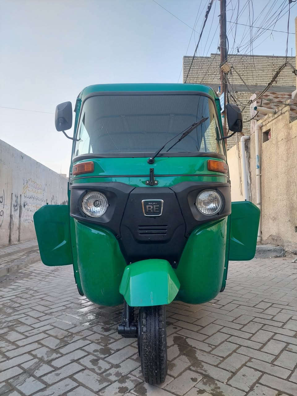 السلام عليكم شباب تكتك للبيع مديل ٢١ أوراق الغبور والقلم ابيعلك كفاله للترقيم مكينه برغي مامفتوح بيها البدي جانت بي ضربه قويه وبدلته وصبغته ابيعلك بس بدي بي صبغ ومعجون الباقي كله مكفول تكتك خير من الله شغل وطلع بوجهك للشارع مكاني مدينه الصدر.    سعرها٦٧٥٠ وبيها مجال قليل. 
***********
