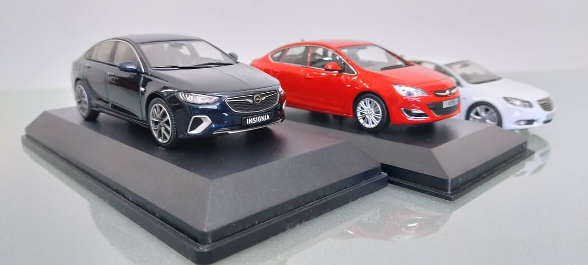 OPEL ASTRA & ISIEGNIA1/43
messenger only


**إذا كنت صاحب هذا الإعلان وتريد حذفه لأي سبب، رجاءا أرسل رسالة إلى الدعم الفني**
