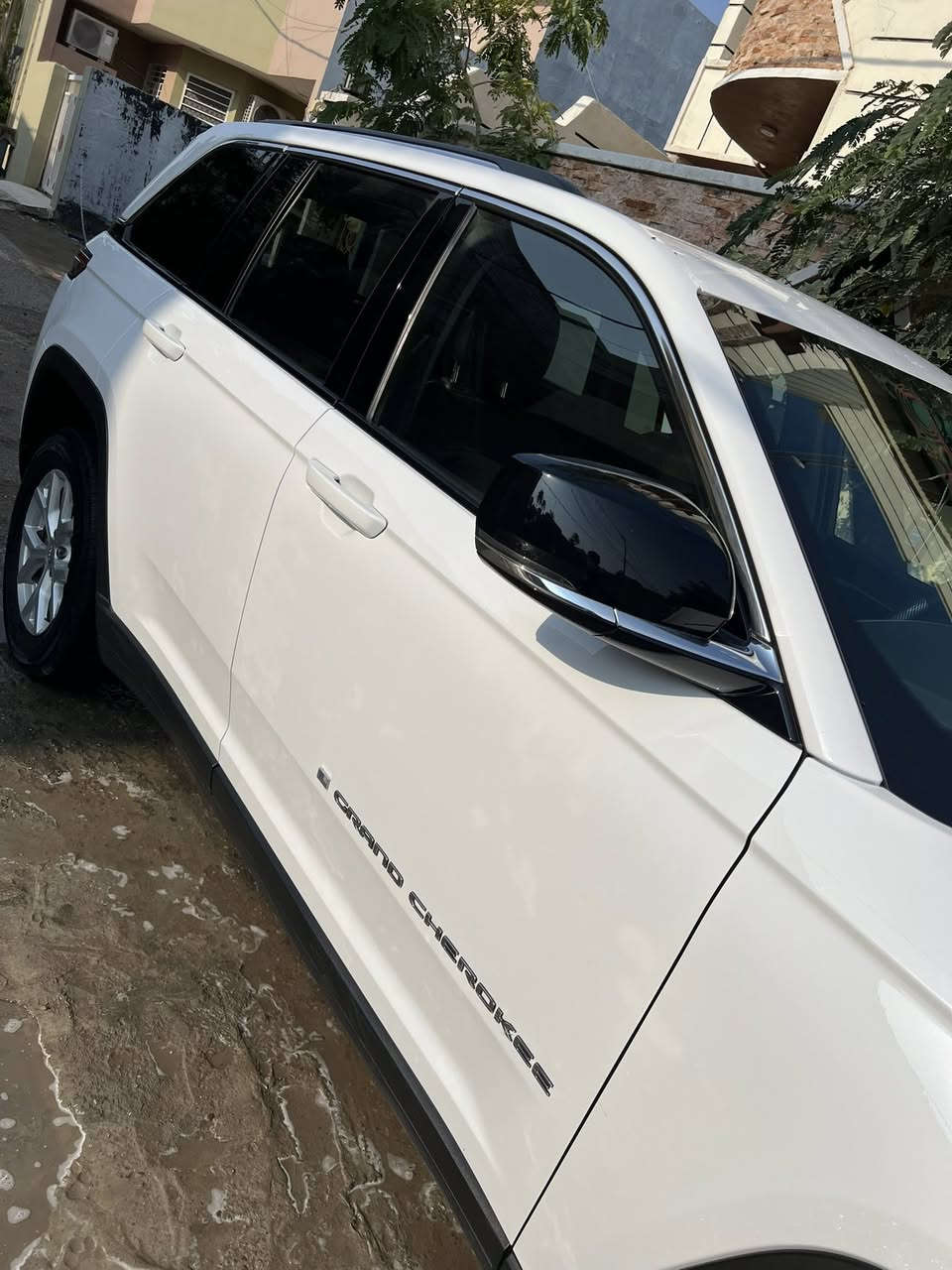 سلام عليكم 
جيب موديل ٢٠٢٣

سيارة ماشية ٢٠الف ميل 
سيارة حادث جاملغ بنيد مرجع بلادي 
ايرباك مرجع سستم 
مرقم اربيل بسمي تحويل ثاني يوم 

سيارة /٥/اراكبً المرغوب

سيارة فائة اللمتيد بلاس 
***********
