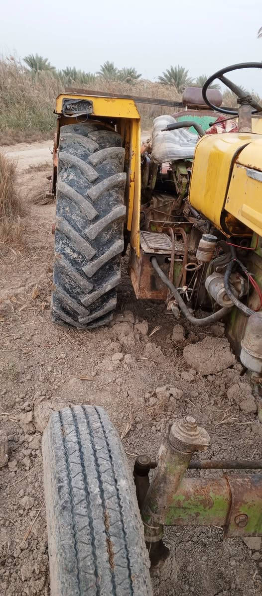 للبيع عنتر 71 موديل 89بدون تخم تاير جديد جوبلس محرك لا تنقيص ولا تبخير كير جيد جداً بور ستيرن كهربائيات كله جاهزه وراه رفاس متر وخمسه وثمانين انكليزي وفدان خميسي مكان كربلاء الحسينيه السعر سته مليون وخادم للطيبين 
***********/ ***********
