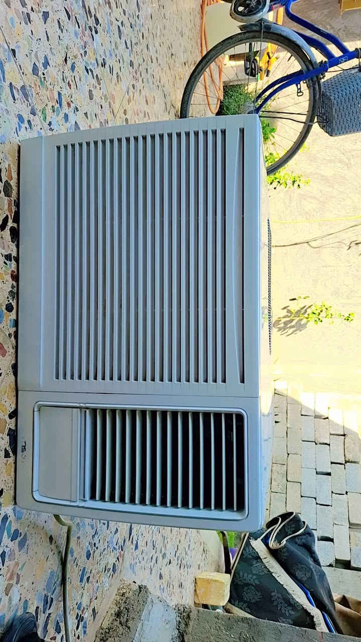 السلام عليكم مكيف للبيع استعمال قليل على وضع الشركةالسعر 250مستعجل على البيع الشراي .***********
