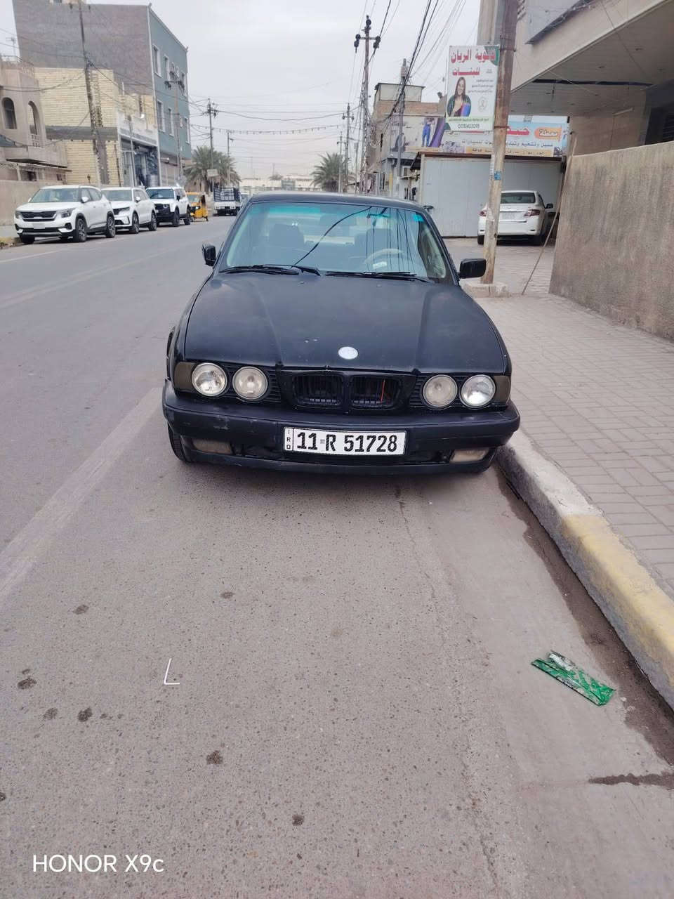 سلام عليكم بي ام دبليو للبيع حجم ٥٢٥موديل ٩١اصل وارد يابان بسمي سياره جاهزه تخم تاير  باتري كهربائي كله شغاله نقصه تبريد وسلايت فقط مكان سياره بغداد دوره ابودشير رقم هاتف ***********واتساب سعر ٥٢ بيه مجال
