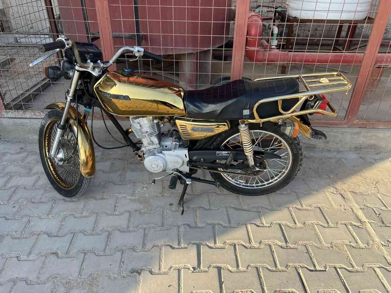 أربع كير مديل ١٦اوراق اصولي جاهزة كل نقص مابيهة كوت واسط حي الجامعة ***********
