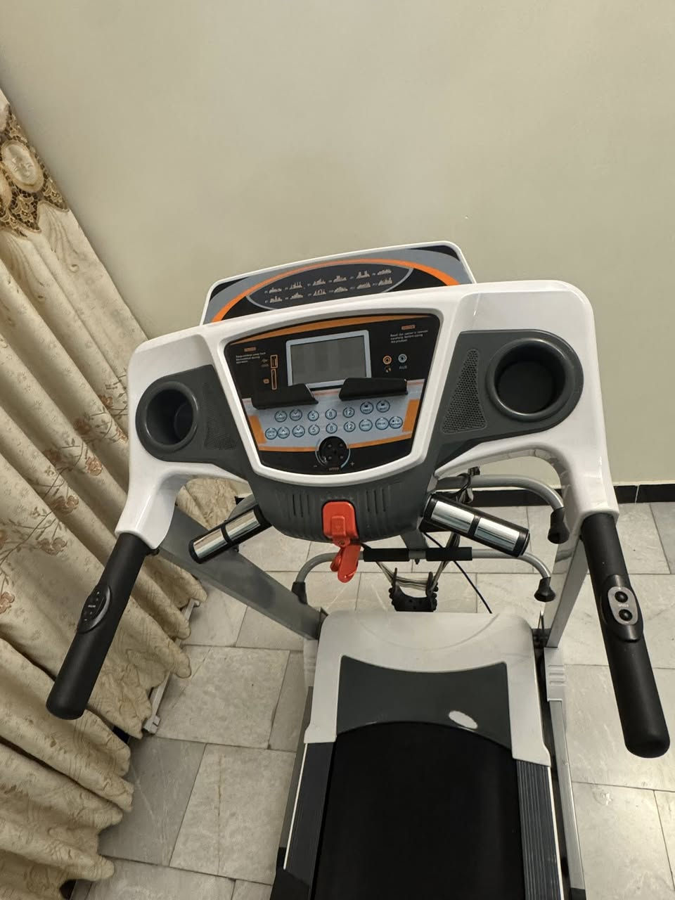 جهاز جري نظيف جداً استعمال قليل السعر 250 الف ***********
