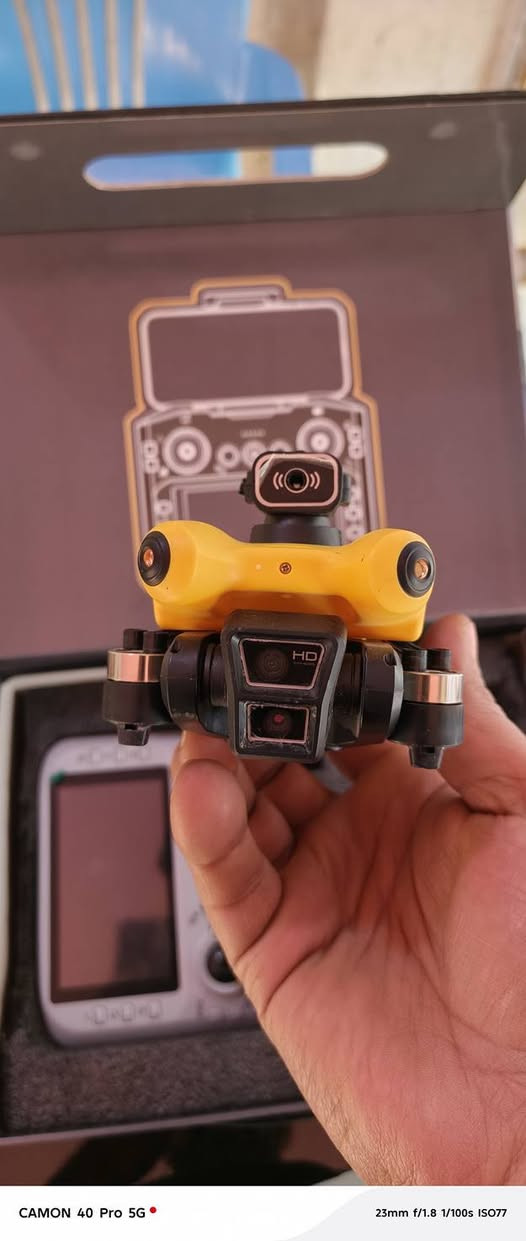 السلام عليكم
درون احترافي بهذا الشكل
كامل ملحقات 
انطي سعرك باليرضي الله.


**إذا كنت صاحب هذا الإعلان وتريد حذفه لأي سبب، رجاءا أرسل رسالة إلى الدعم الفني**