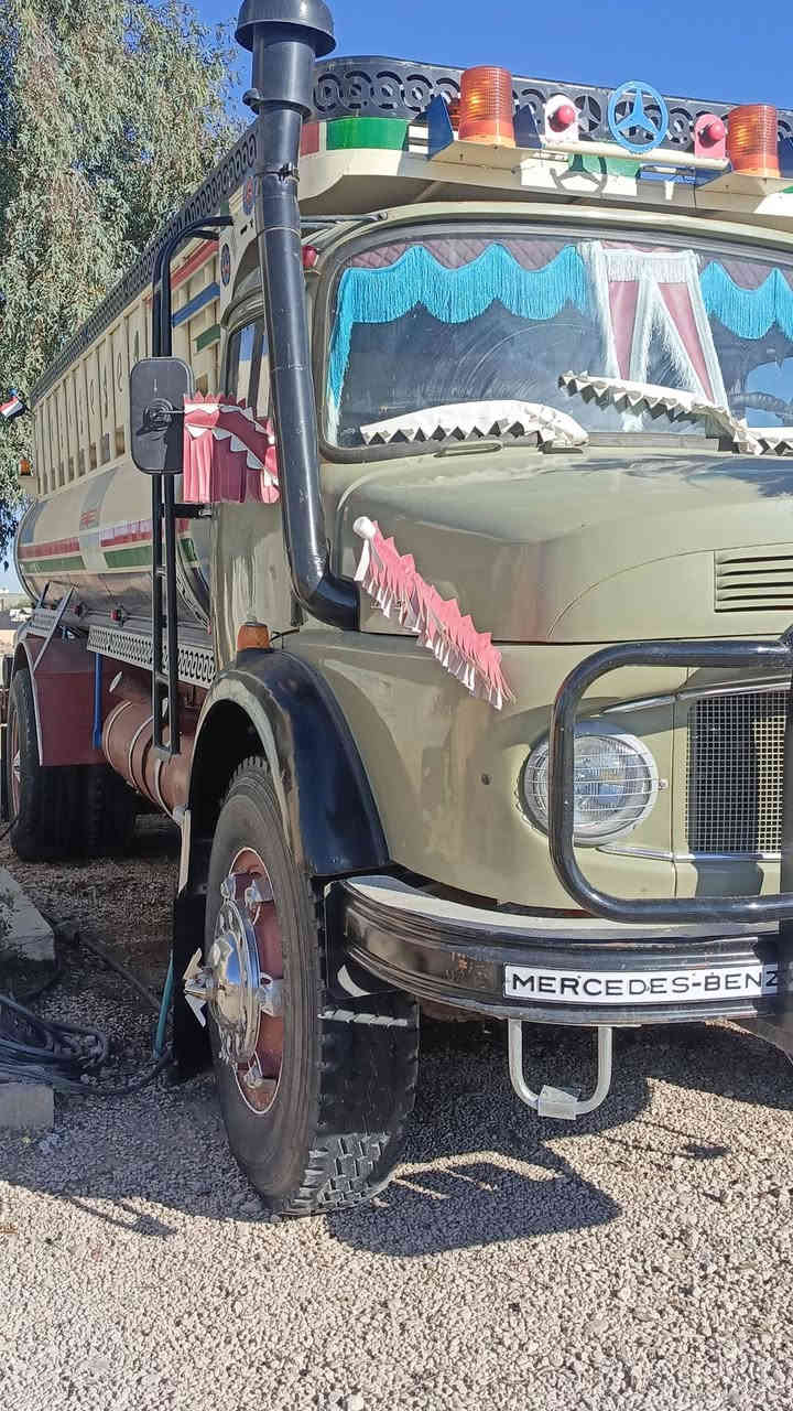 سلام عليكم للبيع اقجم 80بلدي طويله عوضع الشركه شاصي خام محرك خام اكسل شركه سبرنكات شركه قماره بلاديه مكان السياره معرض الاحلام لاستفسار ***********
