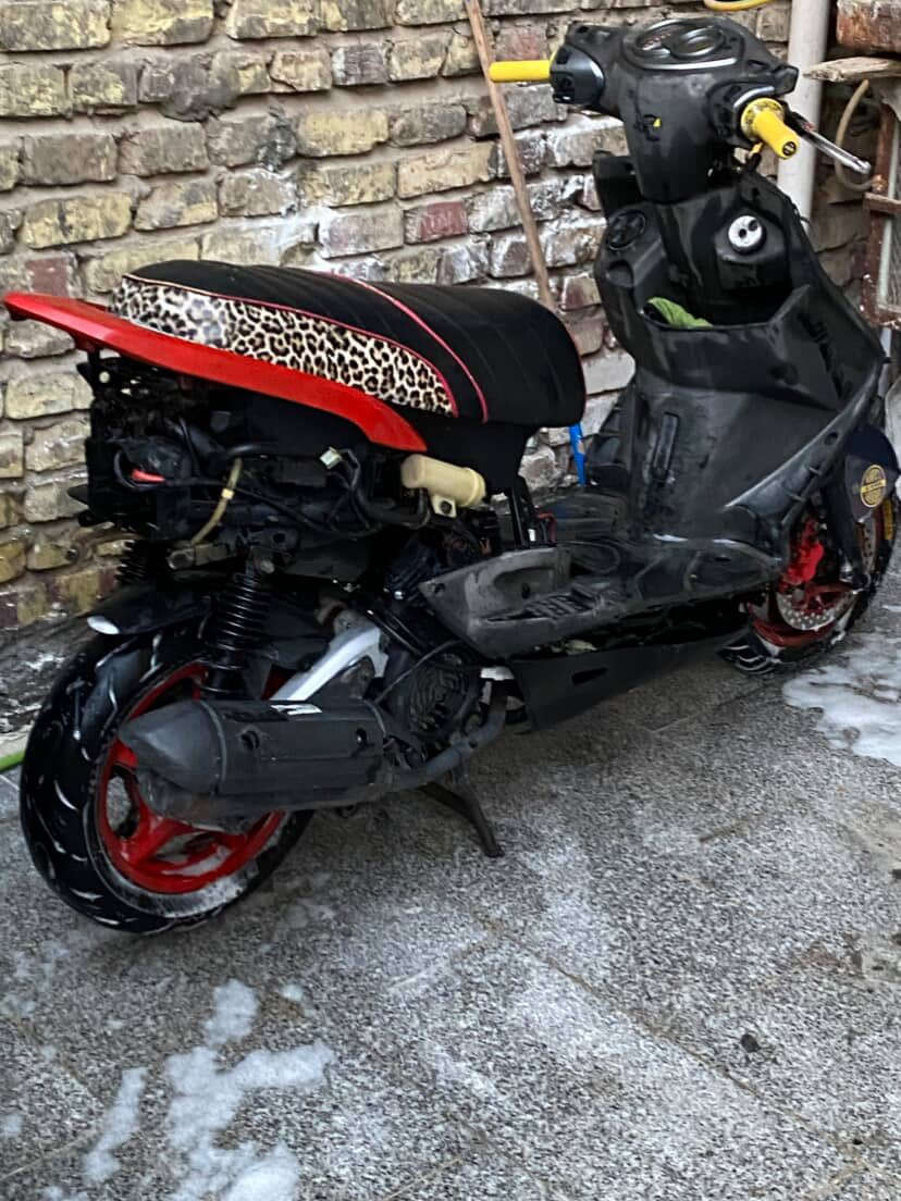 سلام عليكم سكنس فحل كابريتر دراجه  خير من الله دراجه بيه صوت لو فيلس لو جواكيج ونقصه كابريتر أبيعه عله حطه هاي بيه يدات أصليات وحاجات زوج رياضيات وكشن هاذ الموضح بصوره اي ستفسار خاص لو دك عل رقم ***********
