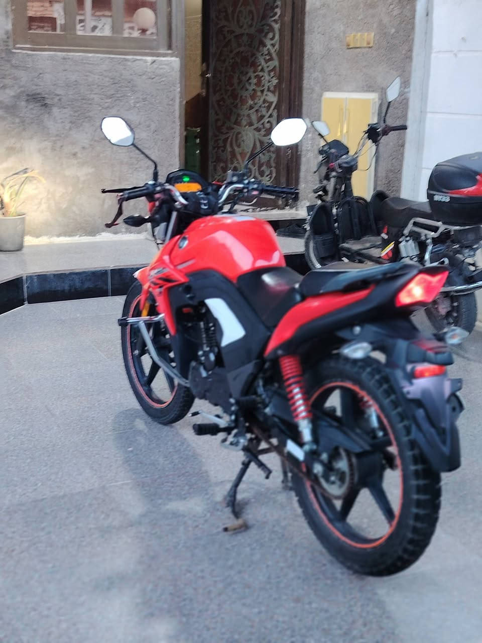 بسم الله
هاوجي موديل 2023 نظاف 95٪ السعر15ورقه وبي مجال للطيبين يرهم مراوس بهاوجي موديل 19 مع فرق  ورقته ضايعه عندي صوره الها  وين متريد اسويلك بي مكاتبه وكفالة من السرقه ملاحظه (محمد مزهر يطلع ورقته)
رقمي بي واتساب ***********
