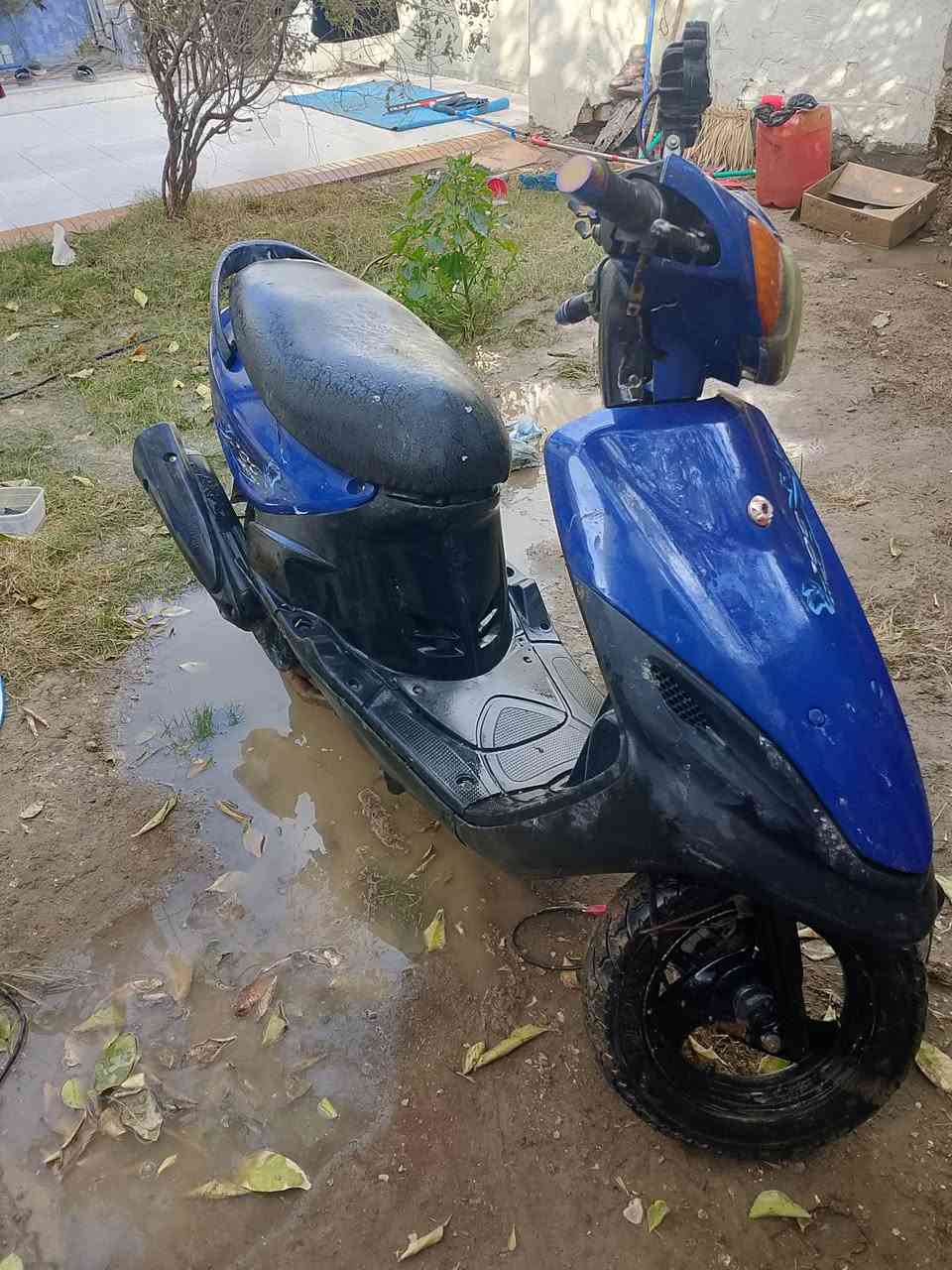 السلام عليكم ماكس قجمه للبيع
سلف + هندر + كلجات رياضي خلفي امامي  + صالنصه رياضي fm + دبل خلفي امامي + باتري جديد محرك نضيف 
السعر خاص 
رقمي *********** موجود واتساب
