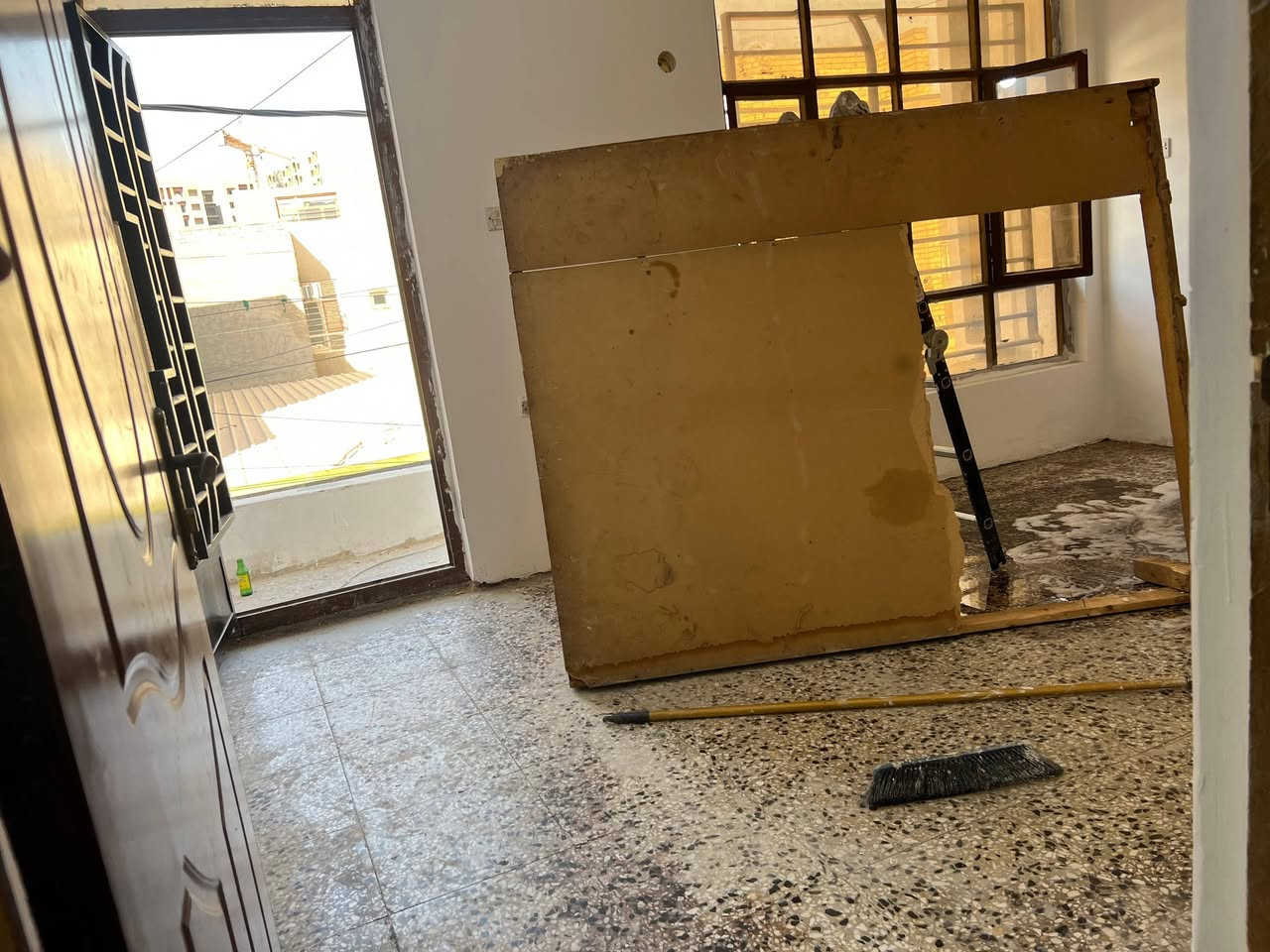 السلام عليكم
مشتمل للبيع في الدورة موقع مميز وبناء حديث مكون من ثلاث طوابق يحتوي على ٣ غرف نوم وصالة والملحقات للبيع فقط موقع مميز قرب جسر الميكانيك في الشارع الخدمي المحاذي لسريع الدورة بحيث يبعد عن السريع ٢٠٠ متر مساحته ٥٠ متر واجهة ٥ ونزال ١٠ متر طابو زراعي سند ٢٥ اقرار محكمة 
موضح امامكم موقع الدار 
السعر ١٠٠ مليون للتواصل على الرقم ***********
