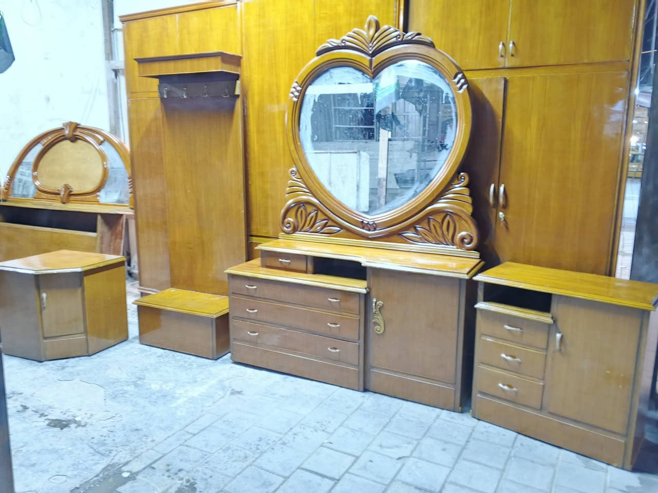 غرفة نوم مستخدم صاج داخل وخارج صاج كامله السعر ،480,الف العنوان بغداد موبايل ***********لدينا خدمة توصيل بكروه
