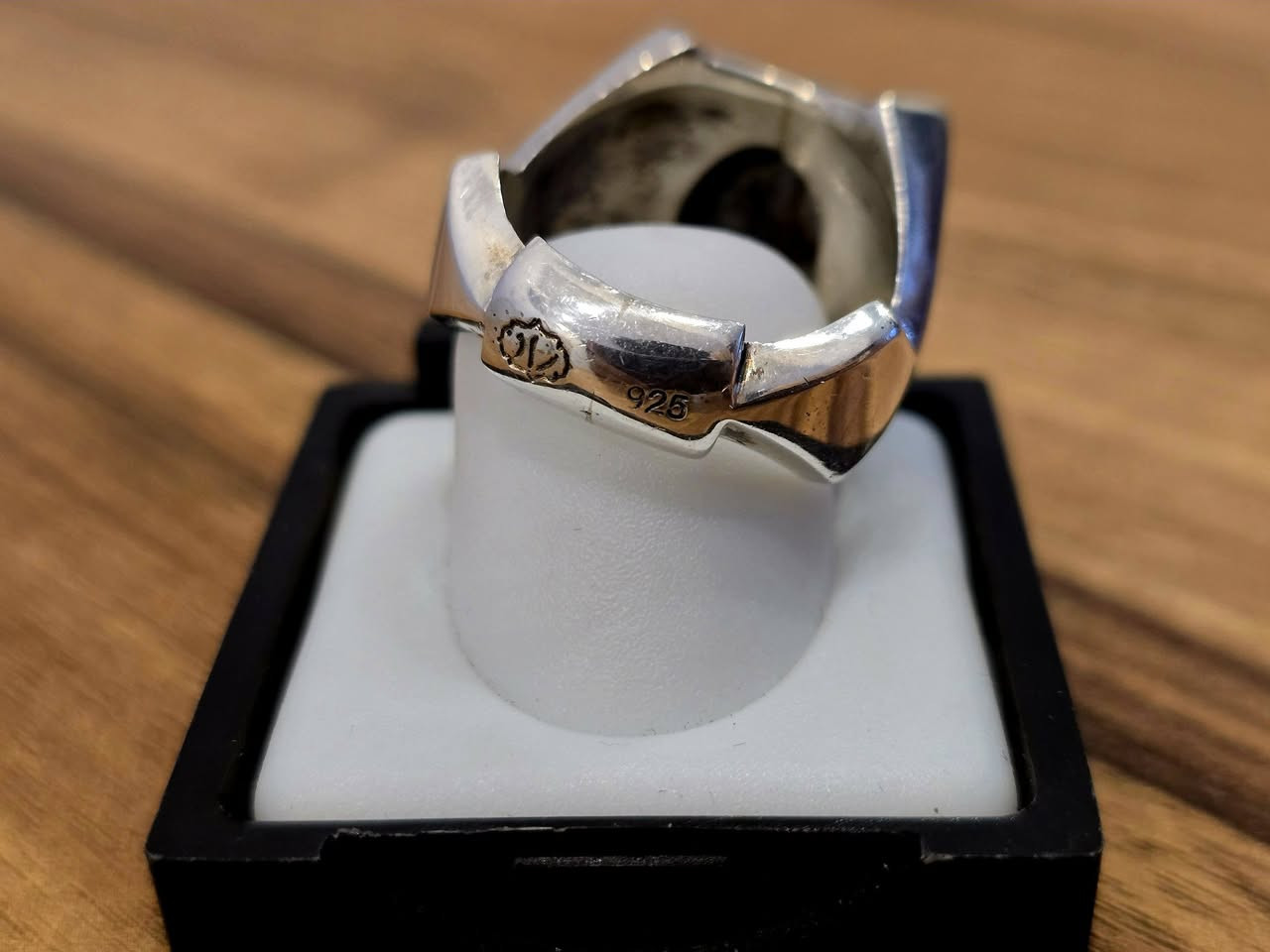 نيشابوري ازرق انتيك لبة اصل وبالضمان
سعر ٤٠٠الف يوجد توصيل لكل انحاء العالم


**إذا كنت صاحب هذا الإعلان وتريد حذفه لأي سبب، رجاءا أرسل رسالة إلى الدعم الفني**