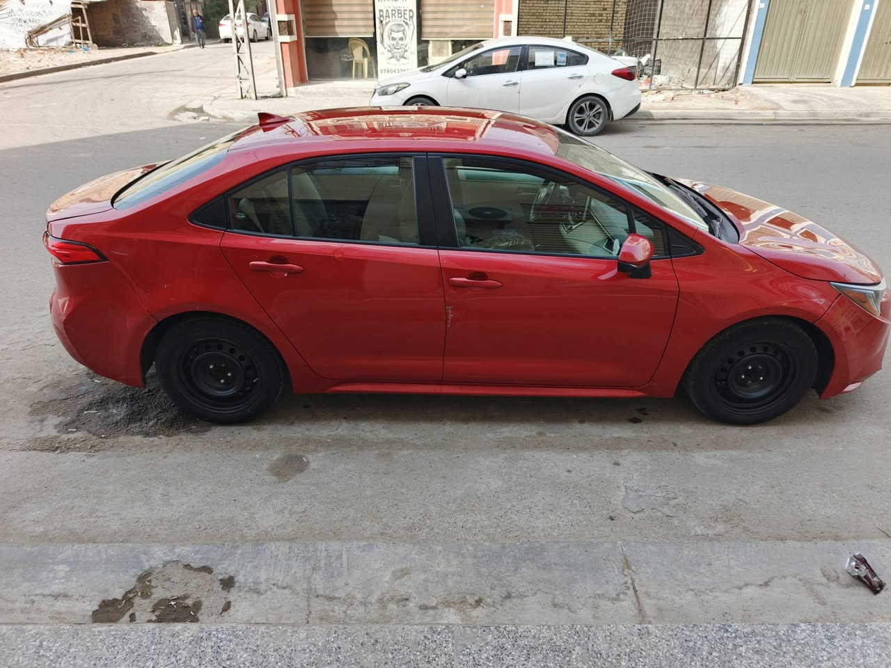 السلام عليكم للبيع كورلا 2021 امريكي LE مكينة 1800 بانزين فقط
مكينة مكفولة وضع شركة ماممدود عليها صبانة 1800 مرغوبة
كير مكفول وضع شركة ماممدود علية صبانة
حجر بيئة بلادي
تبريد ثلج ❄🧊 + تدفئة 🔥 ابيانو 
ماشية 114 mi
بجم كبس+ لغود + شواصي + حوض + تكم مكفولات + ارباك مكفول فقط بردة وراجع سستم 
صدرها وضع شركة جديد 
موصفات
1 رادار امامي + توقف ذاتي عند الاقتراب
2 شاشة اعطال
3 شاشة مسجل + كامرة دوارة 360 درجة
4 عدسة LED ابيض عالي ناصي بلادي + كشاف ضبابي
5 فول تحكمات ستيرن + اوامر صوتية + نظام طوارئ
6 تحديد مسار + مانع انزلاق ABS + قفل سرعة
7 نظام ECO اقتصادي + sport رياضي
8 سايد بريك بصمة + اوتو هورد توقف ذاتي
9 جهازة انذار + جهازة سرقة
10 داخل لونين ابيض + اسود 
11 لايت اوتوماتيكي حول الاجسام
12 جام اربعة اوتماتيكي 
13 اسبير مانازل شركة + كتلوك وكب موجود
(حادث فقط باب السايق ومبدل اصلي وصبغ يم الرقم الخلفي بظهرة فقط + طخطخات بسيطة اقل الشبر + رصعات بسيطة)
صور الحادث بل منشور 
سنوية + رقم جديد الى 2028 بسم صديقي جيراني تحويل مباشر 
مكاني بغداد حي جهاد
السعر 127 وبيها مجال للطيبين واني اسف على الاطالة
 ***********
