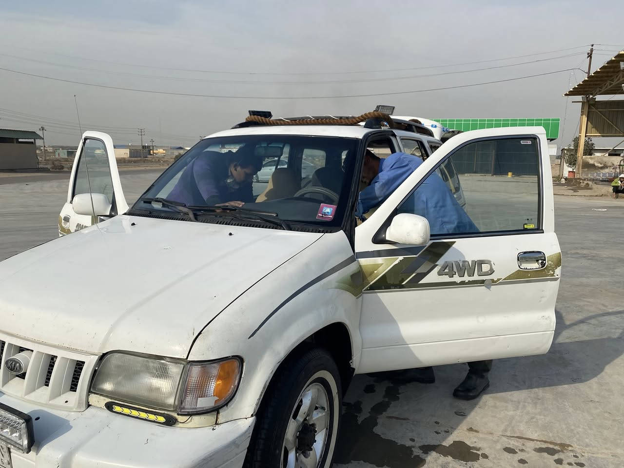 كيه سورتك طويل  2002السعر 45ورقة سيارة فورويل فتحه بل سكف تفئ تبريت شغال كير مكينه حاويه تخم تاير جديد سيارة مكفوله سبير سياره مانازل 
العنوان واسط الصويرة 
الرقم الهاتف :***********
ملاحضة ماتعجبك كلب صفحة وطالع كبل ￼￼￼
