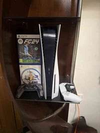 بلي فايف فات للبيع مع 2 جويستكات و قرصين  نضافة الجهاز 90‎%‎ مبدل بي م...