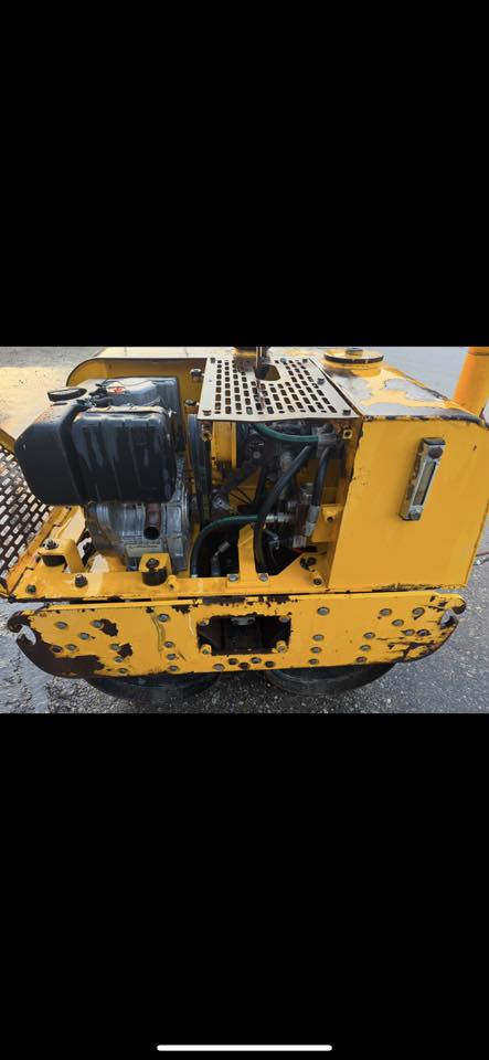 حادله للبيع
جاهر بدون اي نقص 
محرك لامبرديني ايطالي
***********
