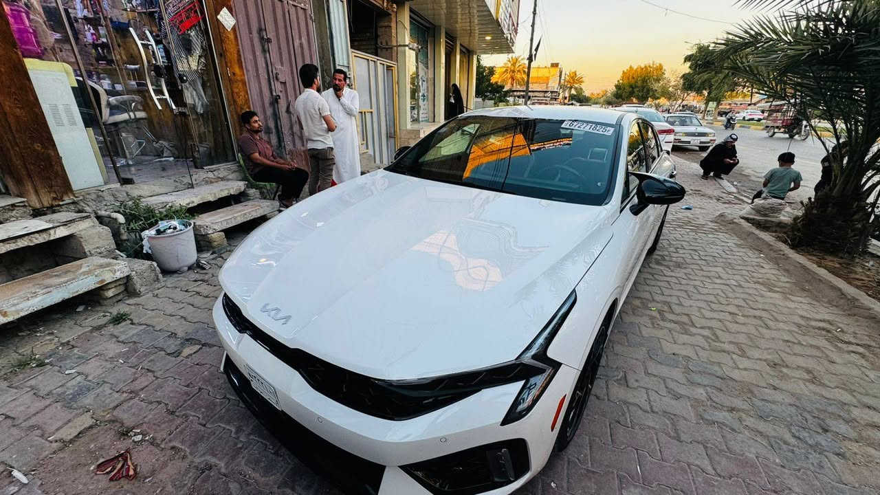 السلام عليكم 🧿
للبيع كيا K5
 الفئة جيتي لاين
الموديل /2025
رقم كربلاء 
*صور الحادث موجوده بالصور
1 حجم المحرك 4 سلندر 2500 
2 كامره +رادارخلفي+رادار امامي+ رادار جانبي مانع اجتياز  
3 بصمه ابواب وتشغيل عن بعد 
4زنون عالي وناصي
5مقاعد جلد اصلي اسود مختوم جيتي 
6مقاعد الامامي كهرباء 
7هاند بريك بصمه 
8تحديد مسار 
9شاشا كبيره مع كامره دواره
10 ستيرن رياضي D شعار GT LINE
11 مثبت سرعه
12شحن واير لست
13اشاير بل مري 
14نضام قياده ايكو + سبورت + سمارت + نورمال 
وباقي المواصفات المعروفه في فئة جيتي لاين 
مكان السياره كربلاء غير متواجد ع الفيس
   رقم الموبايل ***********
