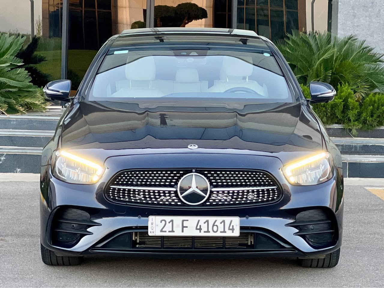 السلام عليكم 
Mercedes benz E Class 350 AMG 
🛑سيارة وارد امريكي بيها فقط ربع بونيد صبغ بدون دواخل 
سيارة داخلة ضمان BCM

💵سعرها  335 ورقة
☎️للاستفسار : ***********
📍مكانها سليمانية 
🚙 موديل : 2022
🚙ماشية : 16 الف فقط اخت الزيرو 

مواصفات السيارة 
سقف بانوراما -كيج الكتروني و متصل - 4 كامرات و رادارات 360 - كشنات جلد كريمي و خزن ميموري و تدفئة - سماعات بروماستر و حساسات 360 درجة  و انارات داخلية 64 لون  و انضمات قيادة و لايتات 4 عدسات -صندوك كهرباء وشفط - اوتو ستوب و اوتو هولد السليمانية, العراق
