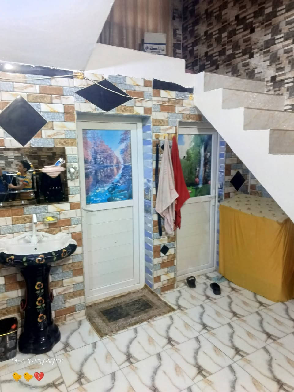 السلام عليكم بيت المساحه 100متر مربع ركن 10×10  طابقين اربع غرف نوم ومطبخ واستقبال ومجمع صحيات نقص واجهيه لبخ وتطبيك السطح العنوان شارع شريفه المختصر قرب صيدليه نرمين طابو زراعي سند25 للاستفسار رقم الهاتف ***********اتصال او واتساب
