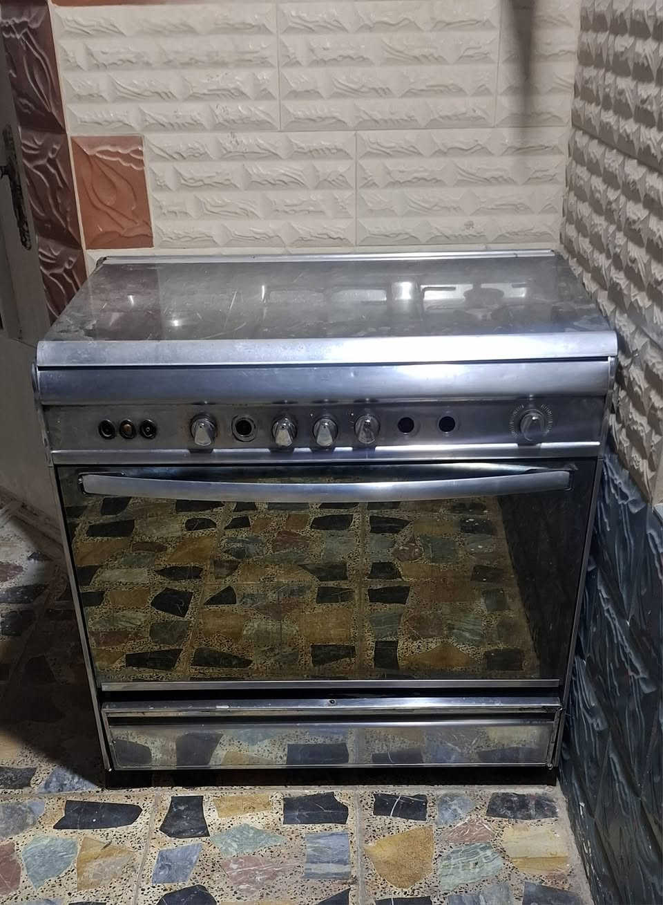 السلام عليكم طباخات للبيع السعر 350 للإستفسار الرقم/ ***********
