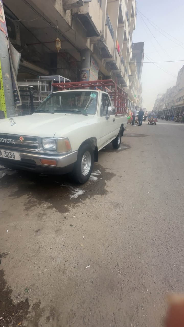 السلام عليكم 
بيكم للبيع موديل ١٩٩٠ رقم كربلاء دولي بسمي 
مكينه كروسيده مكفوله 
5️⃣ كير عادي 
تخم تاير 75%
محجر تفصال بوري عكس سن درجه اولى 
السياره خير من الله 
مال شغل 
مصبوغه جماليه بدون حادث صورهه قبل لا تصبغ عندي 
السعر 50$ المكان  بغداد العبيدي 
رقم الهاتف *********** Colombo, Sri Lanka
