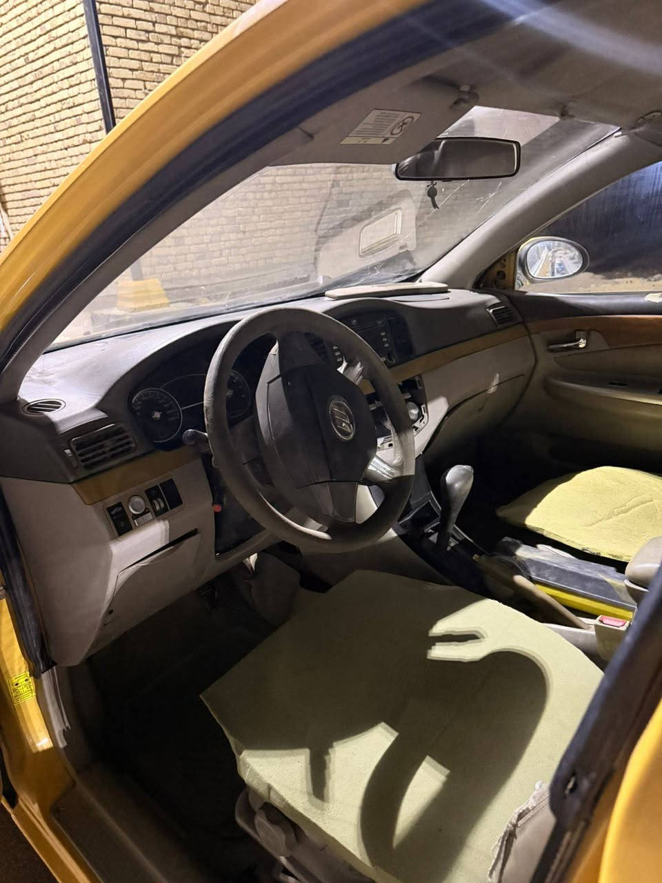 ليفان 2011 بأسمي
محوره مكينة وگير كورلا تبريد شغال خير من الله السعر 37 بيها مجال بسيط 
الاتصال ***********
