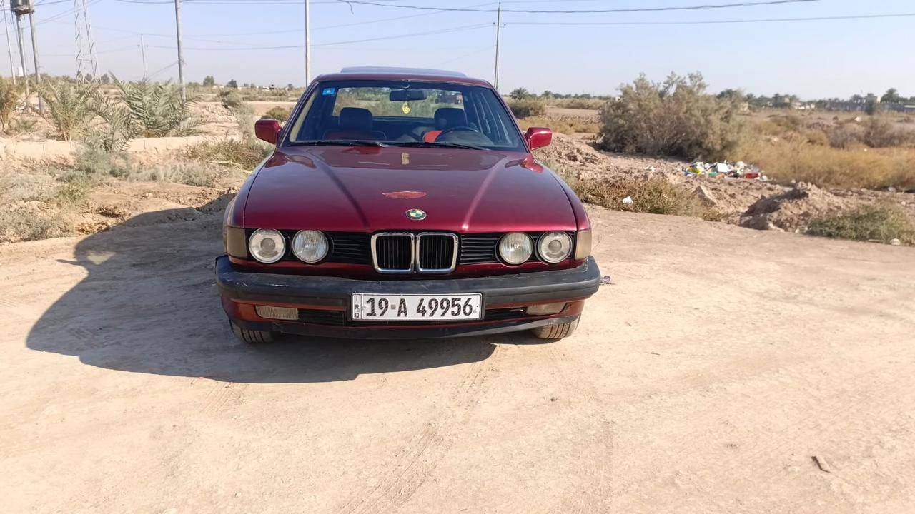 السلام عليكم بي ام 700 للبيع سياره جاهزه رقم كربلاء انكليزي مصبوغه عام جماليه السياره جاهزه  مكينه 3000  وكير جاهز حداديه جاهزه السعر 45وبيها مجال اتصال ***********
