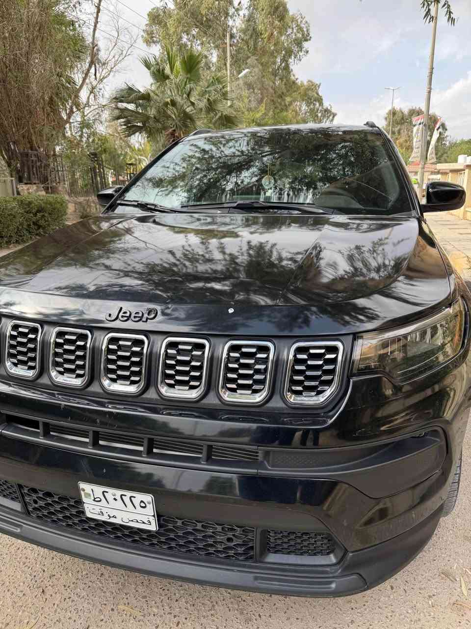 نـــوع السيــــارة : جيب كومباس 
المـــــــوديــــــل : 2023  فور ويل 
لـون الســـــــيارة : اسود
ألمسافة ألمقطوعة :  6 الف ميل 
عدد الاسطوانات : 4 سلندر 
حجـــم المحــرك : 2000 تيربو 9 نمر كير 3 وضعيات قياده
ألــــــــــــــــــوارد : أمريكي 

رقــــم اللوحـــــة : رقم فحص موقت دخول جديد ابئسمي ترقيم ابجميع المحافضات حسب رغبت المشتري 
                          
المـــــــــقاعــــد : كهرباء تدفئة ستيرن تدفئه كشنات
 مواصفات       :  تشغيل عن بعد بصمه ابواب صندوق بصمه + شفط
                         رادار امامي نقط عمياء تحديد مسار  تثبيت سرعه
                          توقف ذاتي 
                        تدفئة وتبريد ثلج  
                         شاشة ابل كار بلي وكامرة 
                         تبريد قطعتين
                         ومعروفة باقي المواصفات 
  السياره فول ماعدا الفتحه             

حادث جاملغ امامي وبنيد  فقط تبديل بدون دواخل البرانكيت والغود وشاصي  كفاله

الهاتف :  *********** البصرة, العراق
