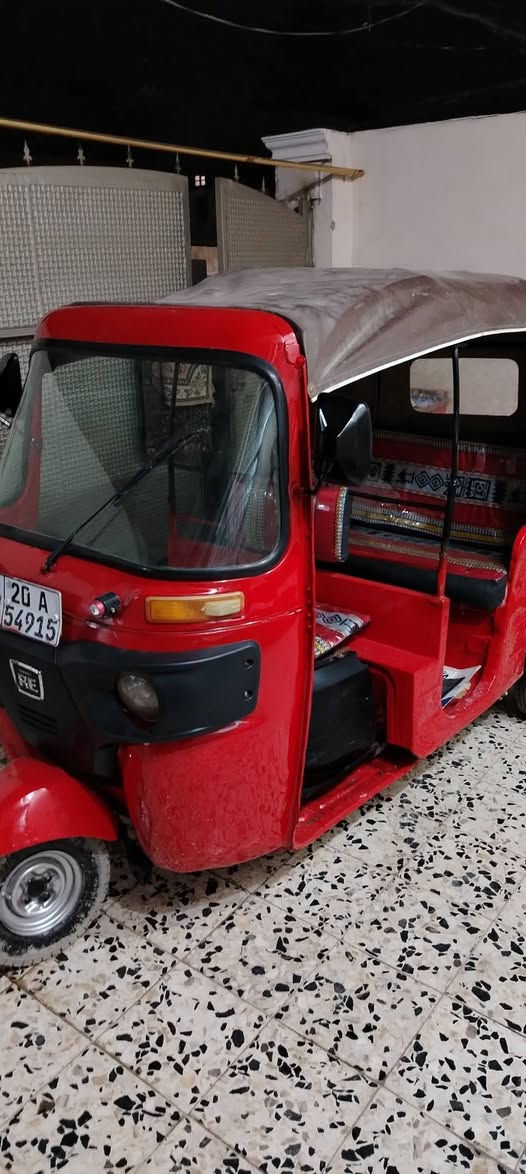 السلام عليكم للبيع تكتك موديل 2018 رقم ديالى انكليزي تحويل ثاني يوم تكتك محرك كير كفاله عامه تكتك مصبوغه عام للجماليه فقط بدون ضربه تخم تاير تكتك جاهزه مجهزه من كلشي ما بيها اي نقص للتواصل على الرقم ***********
