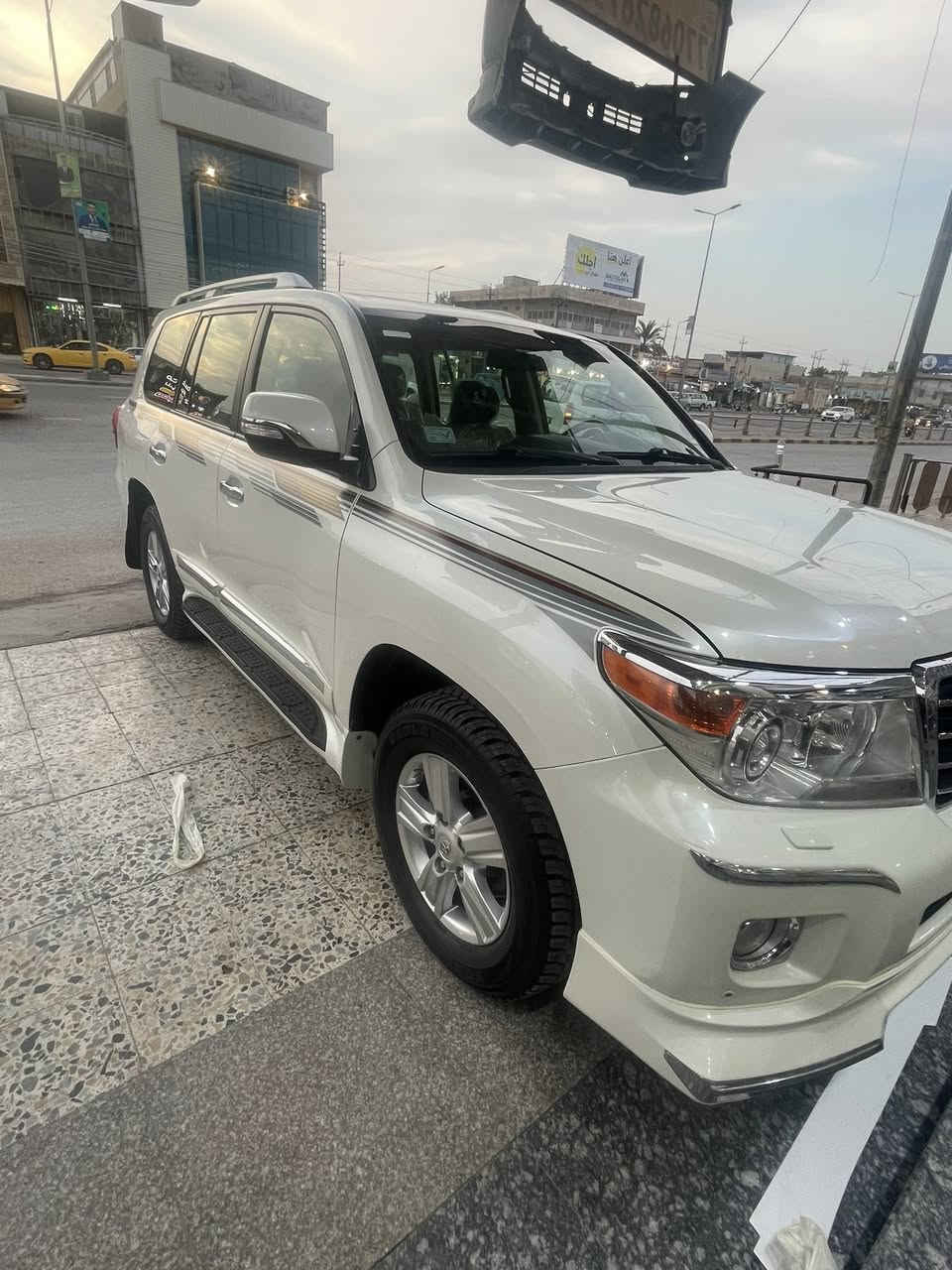 السلام عليكم لاندكروز موديل 14 مكفوله بيع او مراوس حسب القناعه للاستفسار ***********
