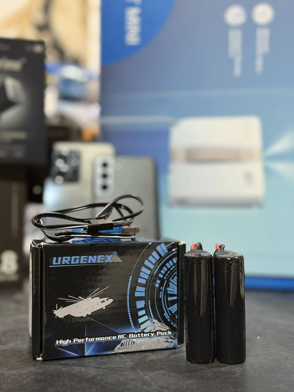 السلام عليكم شباب بطاريات ليثيوم للبيع كلهم جديدات غير مستخدمة
وبالنسبة للاسعار القطعة التحتاجوها وتشوفوها غالية هم كولوا لي ومااقصر وياكم

عندي زوج شركة hoovo 6500mah

سرعة التفريغ 80c

‏4s1p الخلايا

سعر القطعة 35 الف

واذا ثنينهم ب 60 الف

وعندي povway 5500mah 

‏3s خلايا

سرعة التفريغ 80c

بيها قطع بواير واحد كلش بسيط

سعرها 20 الف

وعندي hoovo ثانية

‏5200mah

سرعة التفريغ 50c

‏3s1p

سعر القطعة 30

واذا ثنينهم ب 50 الف

عندي بعد قطع وباتريات وسيارات وهواي سوالف تعجبكم ان شاءلله 

ومااقصر بالاسعار

توصيل عندي لكل محافظات العراق

 *********** 

واتساب وتليكرام موجود

مكاني بغداد حي الجامعة
